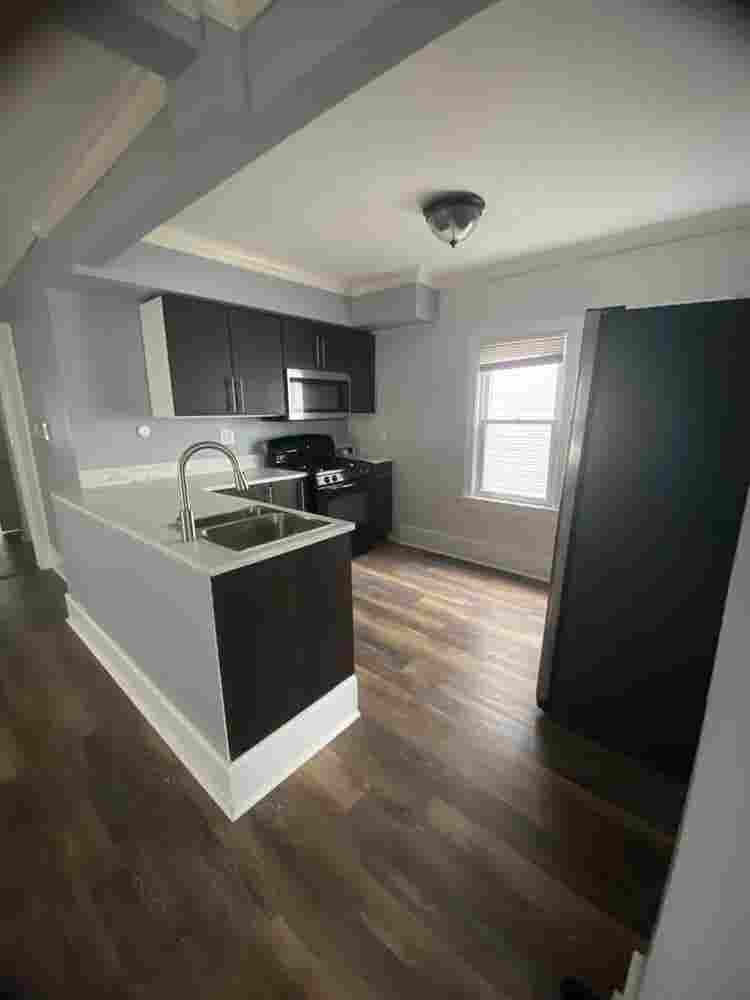 Need Roommate ASAP (women only)