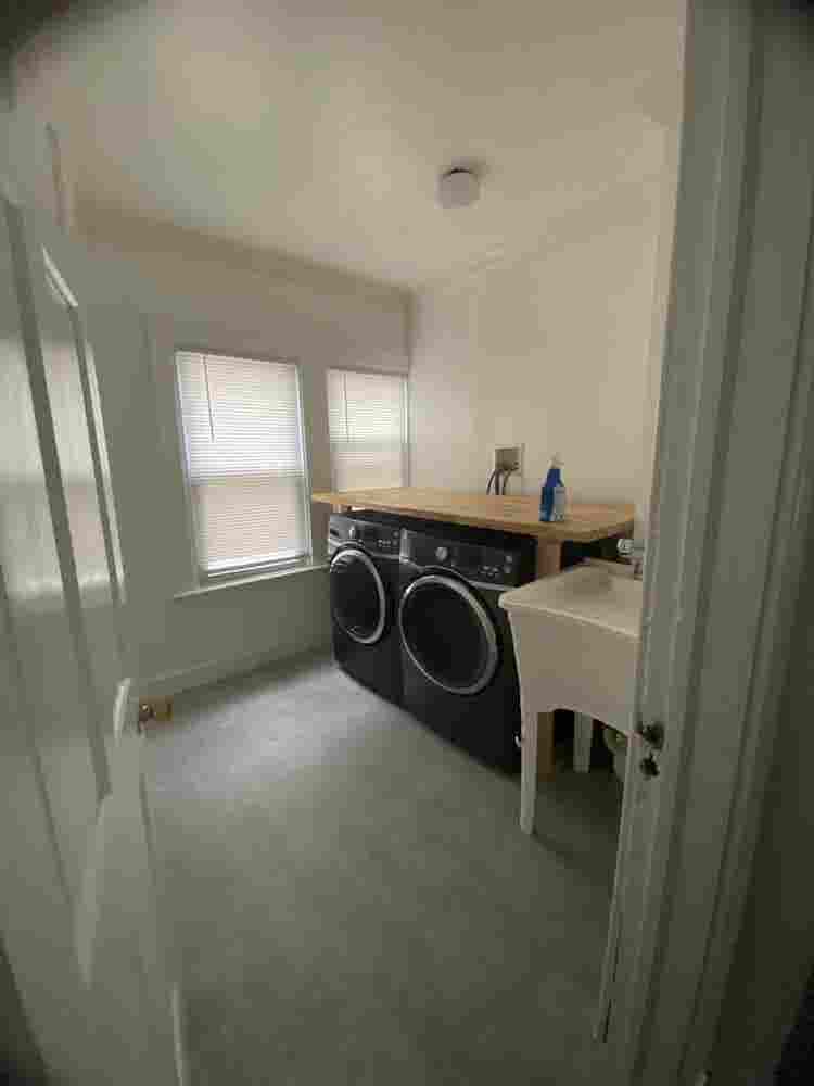 Need Roommate ASAP (women only)