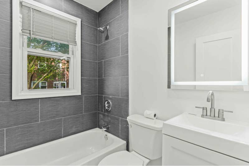 Private Room with En-Suite Bath
