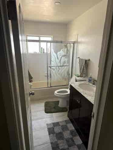 Room for Rent in Simi Valley!