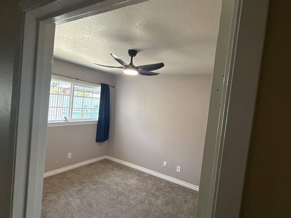 Room for Rent in Simi Valley!