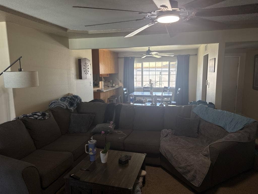 Room for Rent in Simi Valley!
