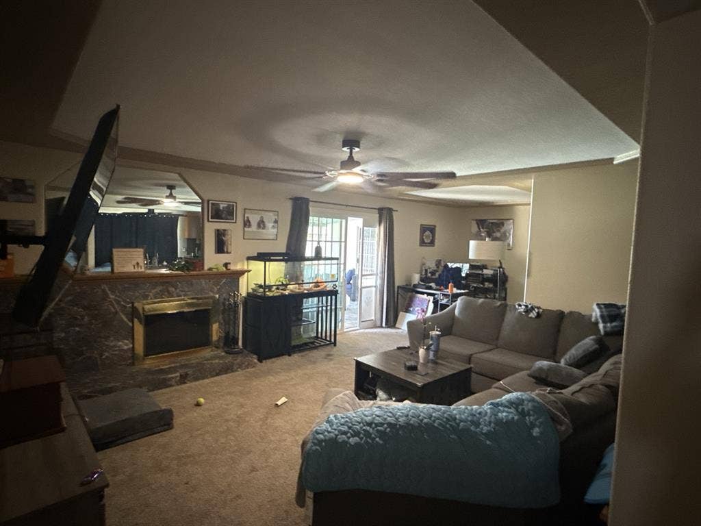 Room for Rent in Simi Valley!