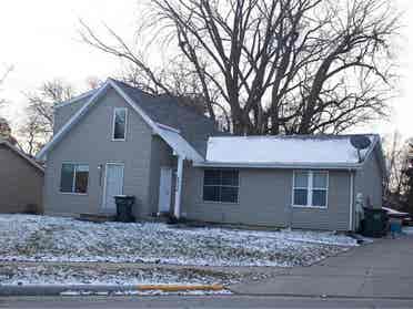 ROOM LISTING - LOOKING FOR ANYONE