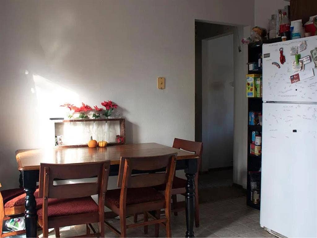 ROOM LISTING - LOOKING FOR ANYONE