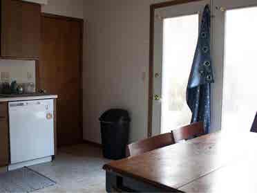 ROOM LISTING - LOOKING FOR ANYONE