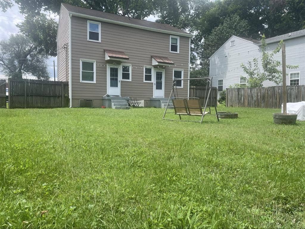 Looking for a roomie!