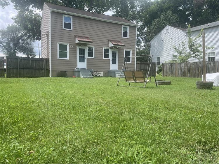 Looking for a roomie!