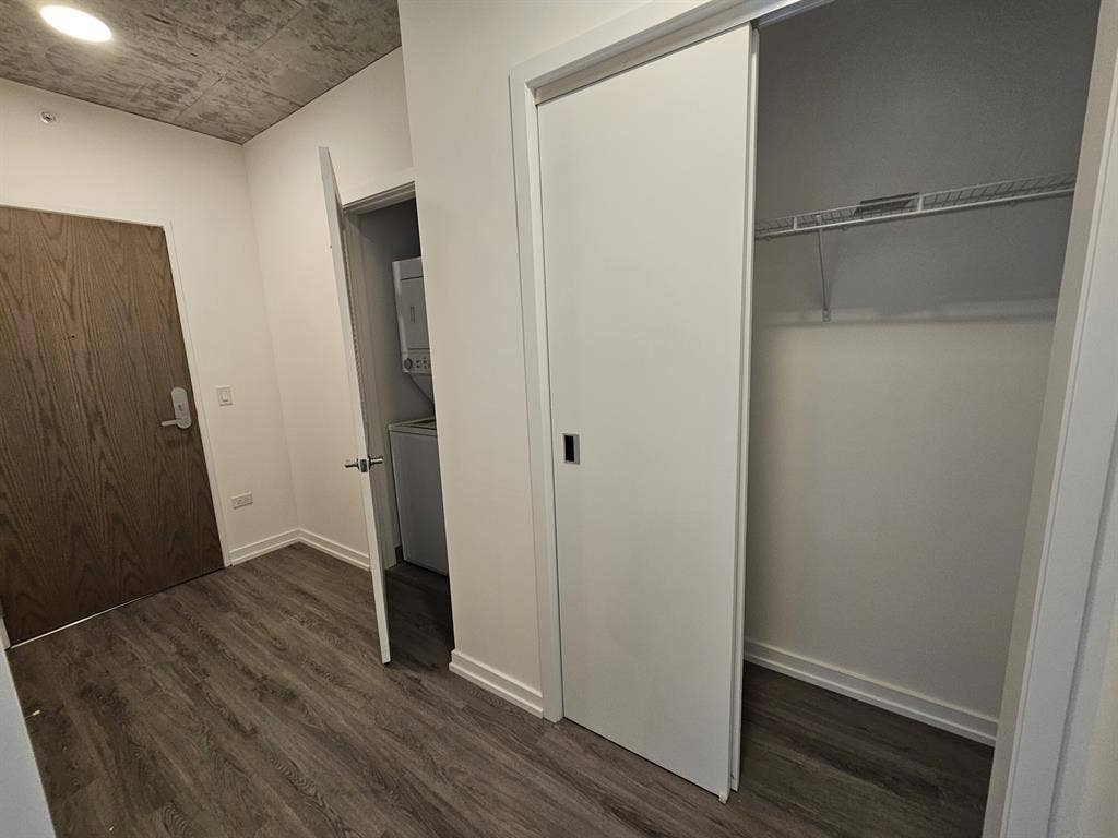 Aug–Sept Sublease | 1BR River North