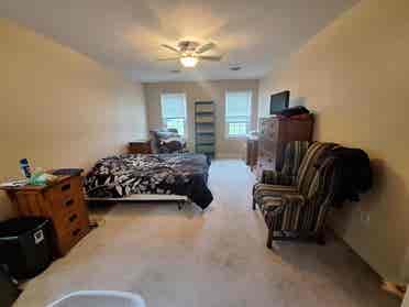 Master bedroom for rent