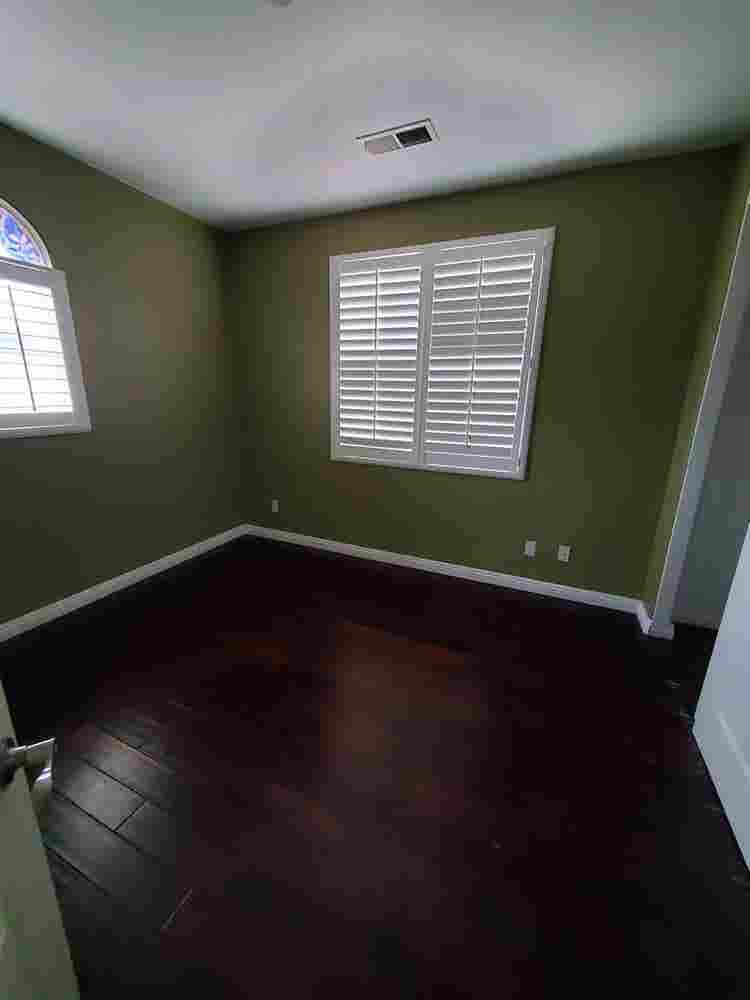 Room w/private bathroom in Eastlake