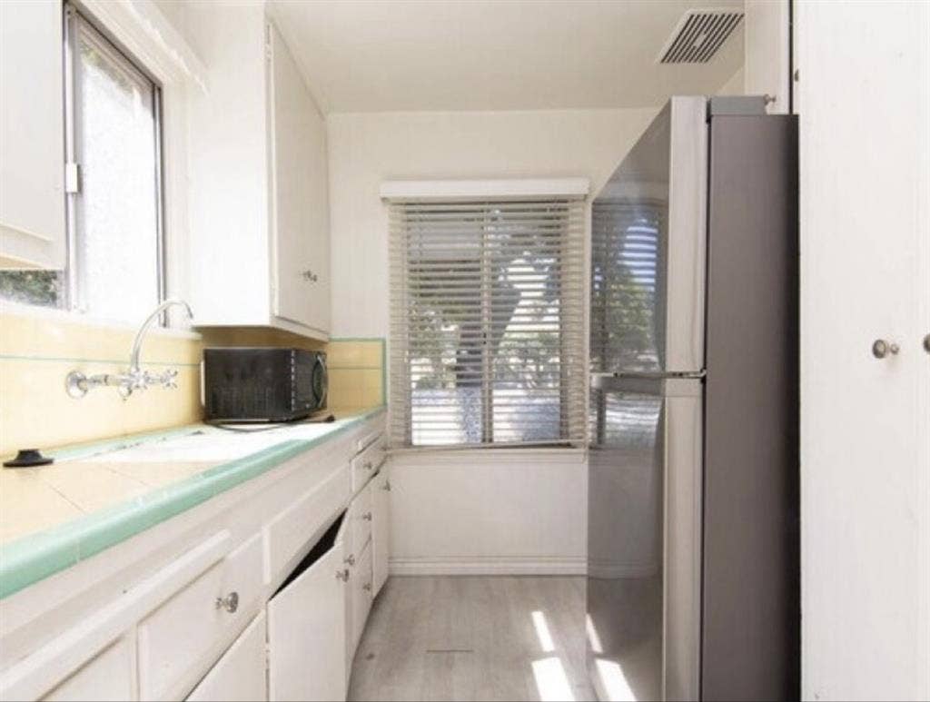 Suburb House available immediately