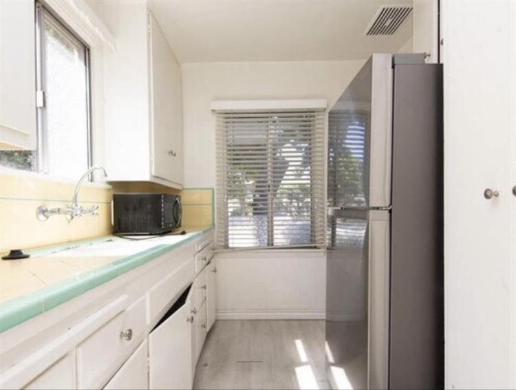 Suburb House available immediately