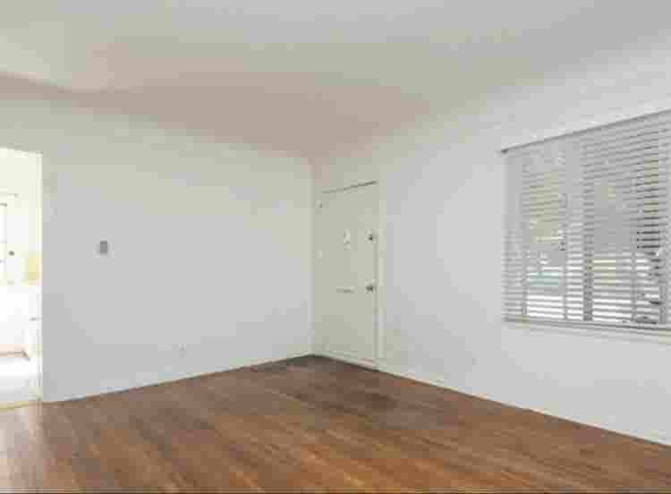 Suburb House available immediately