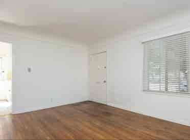 Suburb House available immediately
