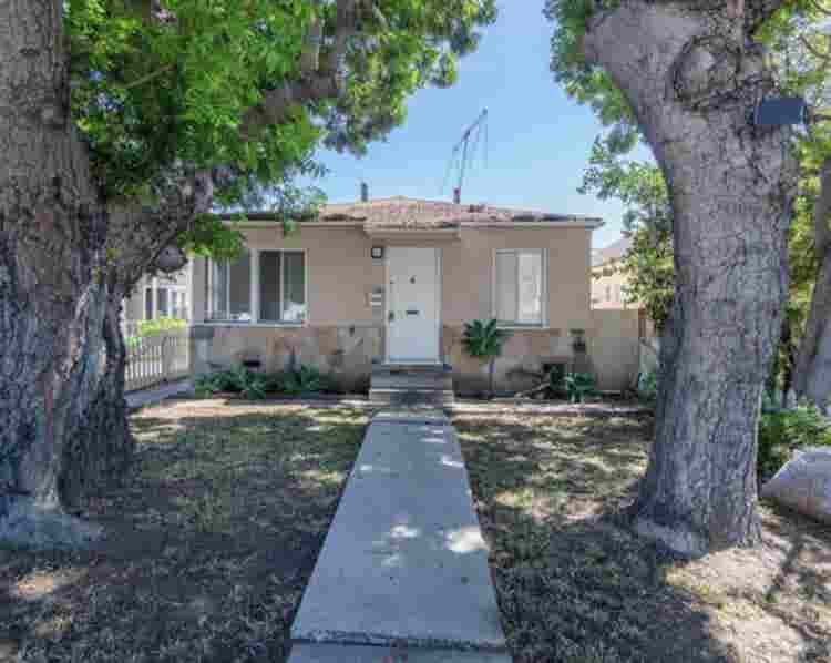 Suburb House available immediately