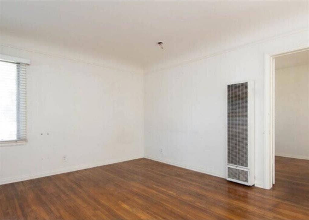 Suburb House available immediately