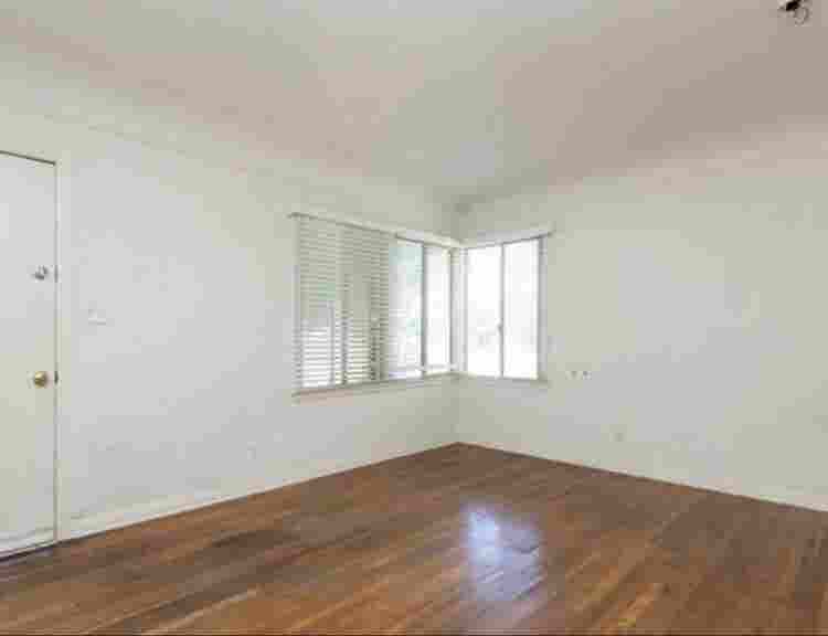 Suburb House available immediately