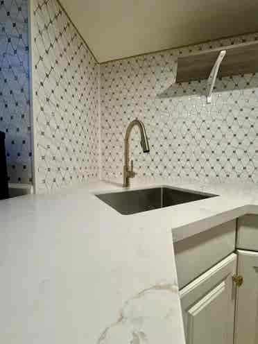 Private Upgraded Apartment