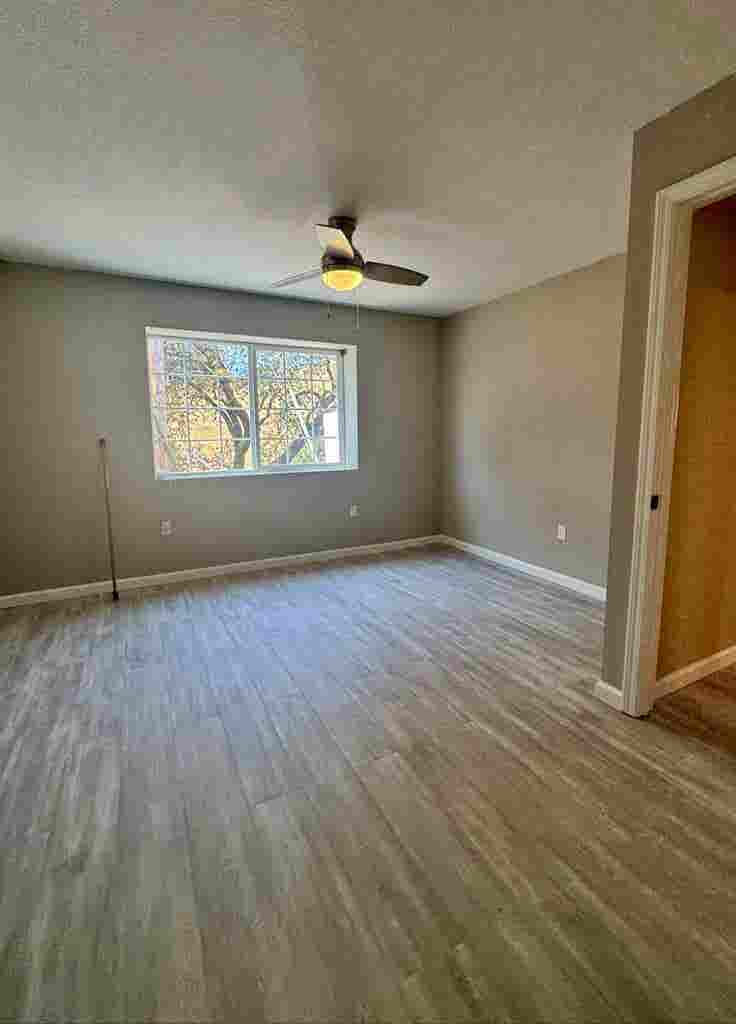Private Upgraded Apartment