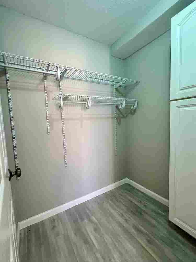 Private Upgraded Apartment
