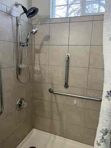 2 rooms for 1 bedroom price