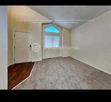 Room
 available immediately