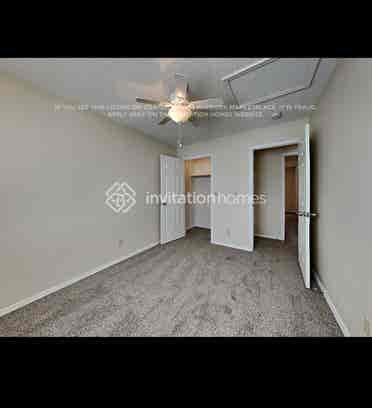 Room
 available immediately