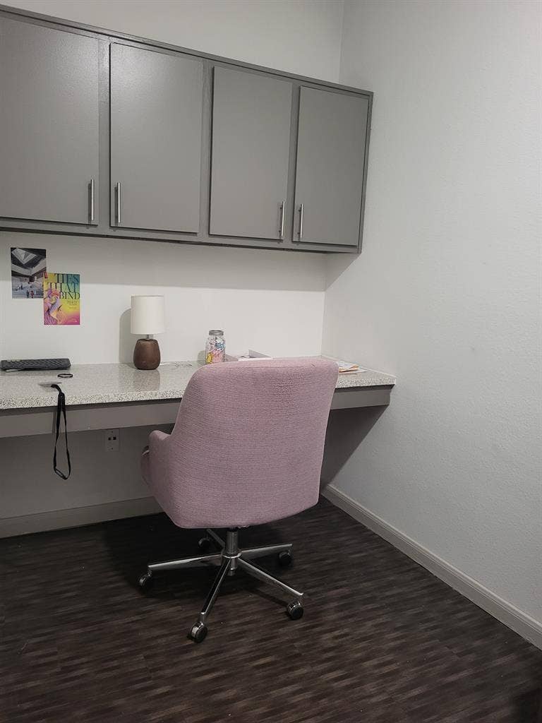 Looking for Female Roomate in B