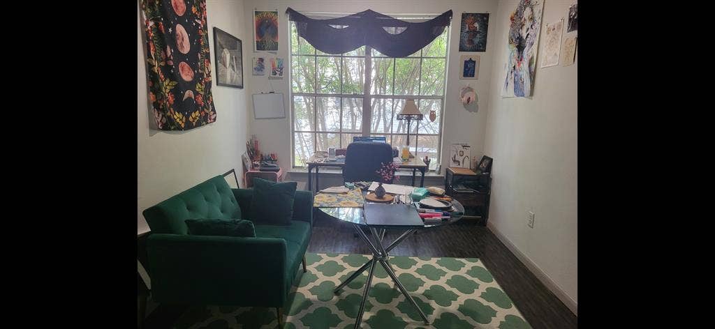 Looking for Female Roomate in B