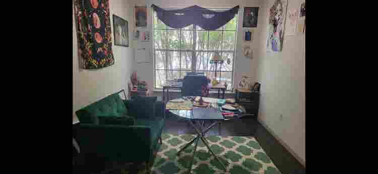 Looking for Female Roomate in B