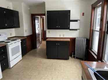 Large sunny room for rent