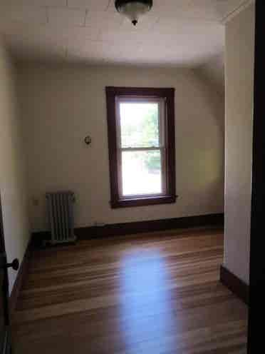 Large sunny room for rent