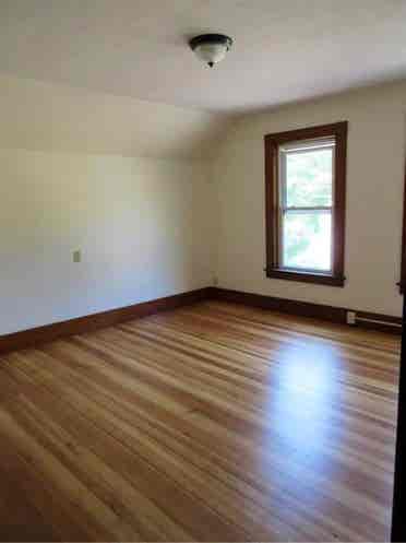 Large sunny room for rent
