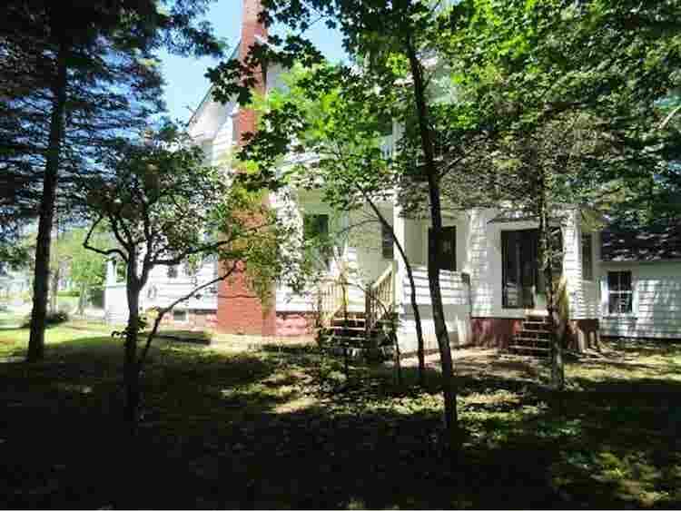 Large sunny room for rent