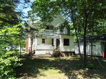 Large sunny room for rent