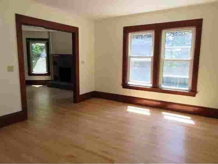 Large sunny room for rent