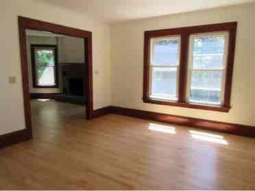Large sunny room for rent