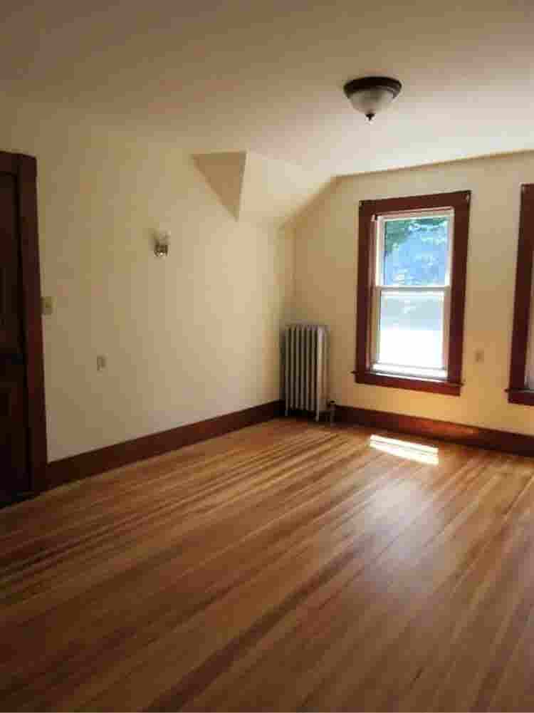 Large sunny room for rent