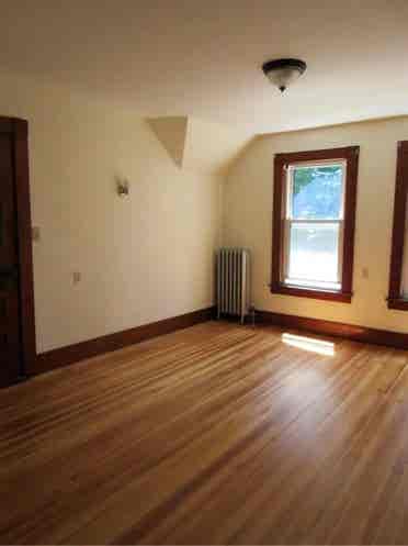 Large sunny room for rent