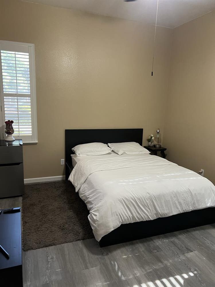 Large comfortable room