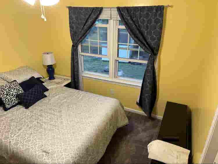 Room in Seaford, VA