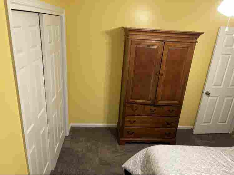 Room in Seaford, VA