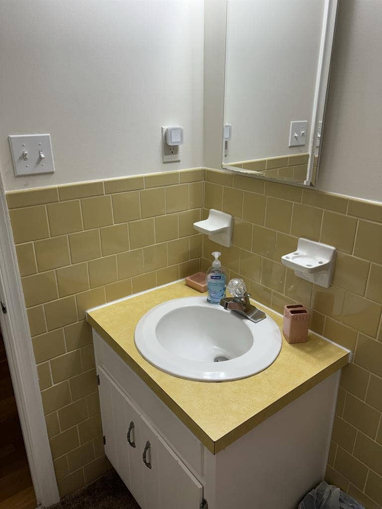 Room in Seaford, VA