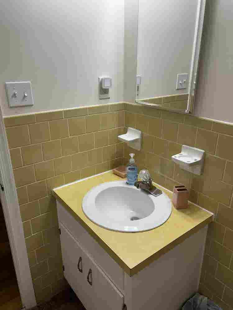 Room in Seaford, VA