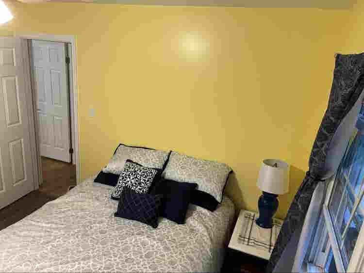 Room in Seaford, VA