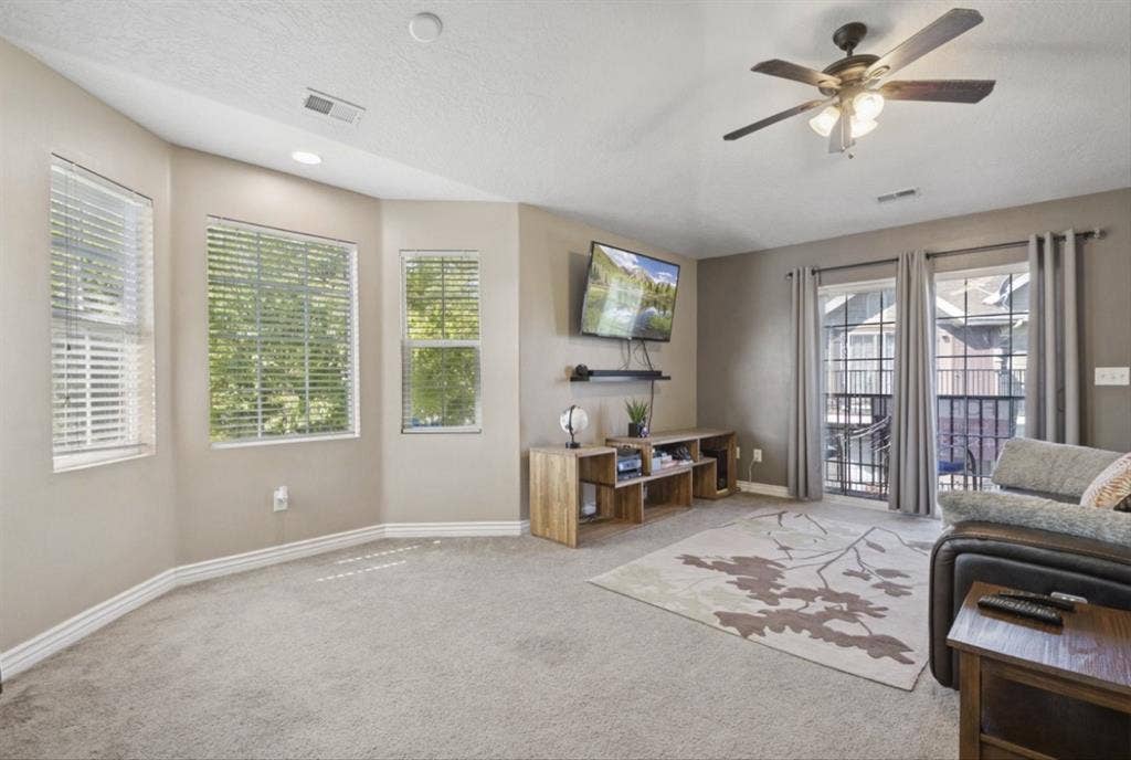 Clean private rm in great location