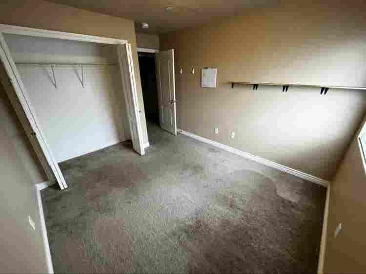 Clean private rm in great location