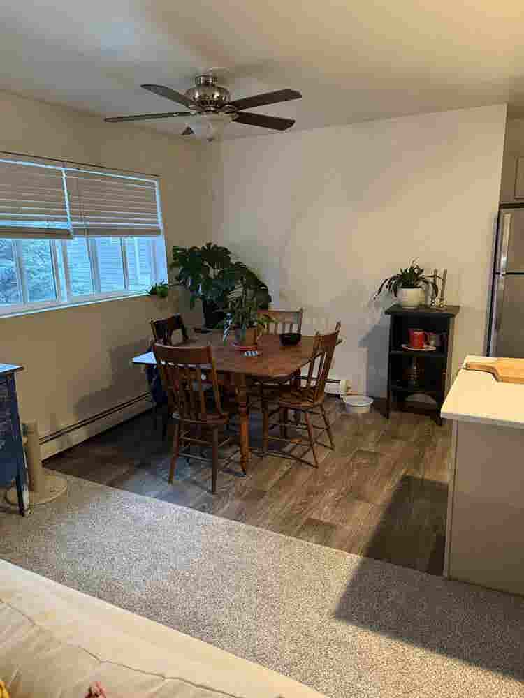 Looking for roommate