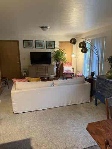 Looking for roommate